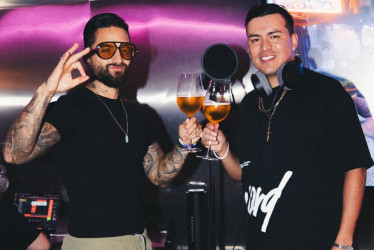 “Dos soñadores, un día inolvidable”, las fotos que atesora Maluma del día en que grabó con el caldense Yeison Jiménez... y una reflexión al chocar copas.