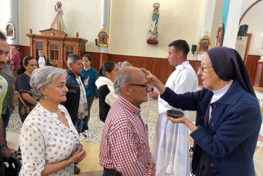 En Manzanares y Aranzazu (foto), como en los demás municipios de Caldas, vivieron con fervor el Miércoles de Ceniza.