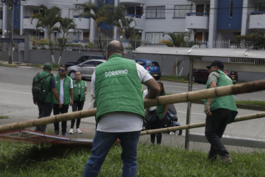 Autoridades municipales retiraron seis vallas políticas ubicadas en barrios de Armenia por no cumplir la reglamentación vigente.