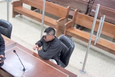 Durante la diligencia, la afectada pidió no mandarlo a la cárcel, solo que le ordenaran un alejamiento, pero en entrevista antes había narrado que no era la primera vez que la atacaba. ​​​​​​​