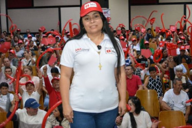 Ana Graciela Henao también se ha reunido con comunidades para profundizar en sus propuestas. 