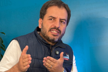 Andrés Forero, candidato al Senado, durante su visita a LA PATRIA.