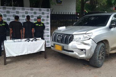 Tata y su acompañante deben responder por porte de armas de fuego; hurto calificado y agravado; y daño en bien ajeno.