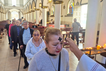 La cruz les deja huella: la evolución del Miércoles de Ceniza a lo largo del tiempo, en palabras de cuatro creyentes que celebraron el día en Manizales.