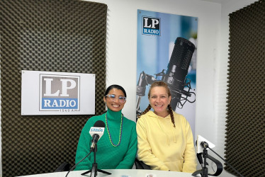 Johana Patiño y Tatiana Reinoso, integrantes de la Red de Escritoras de Caldas. 