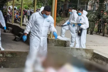 Las autoridades adelantan la inspección técnica del lugar donde habría ocurrido una masacre en una zona rural del Oriente de Caldas. Imagen utilizada con fines ilustrativos.