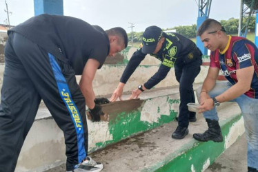 La Policía de Infancia y Adolescencia, de la Metropolitana de Manizales, llegó con obras para el colegio San Pío X.