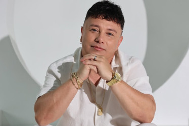 Conocido como La voz o El rey del despecho urbano, Yelsid ha construido una carrera sólida basada en historias reales, nacidas desde la calle, el transporte público y el contacto directo con la gente. Canciones como El bus y pérdida se convirtieron en himnos de una generación que encontró en su música un espejo de sus propias vivencias.