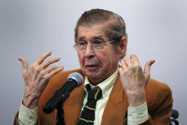 Alfredo Bryce Echenique, fallecido escritor peruano.