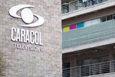 Un grupo de periodistas firmó una carta pública y pide garantías para quienes deciden hablar. Dos periodistas y presentadores de Caracol Televisión y el gerente del sistema de medios públicos RTVC, entre los acusados de presunto acoso sexual.