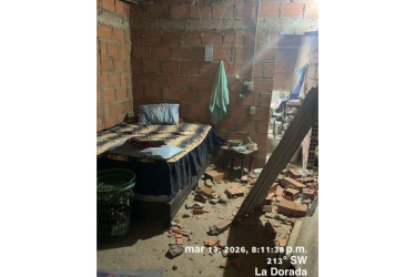 Deslizamiento de tierra destruye el 60% de una vivienda en municipio de Caldas, 