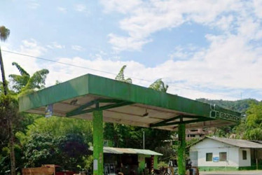 Los atracadores llegaron en moto a una estación de servicio.