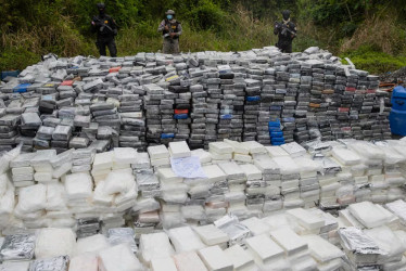 La Policía de Colombia lideró en febrero una operación transnacional contra el narcotráfico que dejó 28 toneladas de cocaína incautadas y 38 personas capturadas.