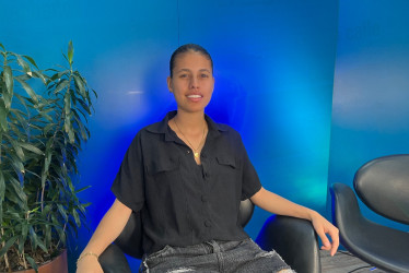 Juanis AC, la artista urbana de Manizales que debutó con “Vaivén”