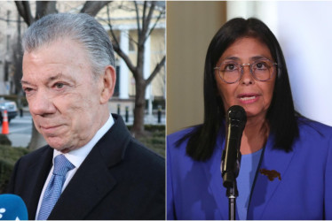 Juan Manuel Santos, expresidente de Colombia, y Delcy Rodríguez, mandataria encargada de Venezuela.