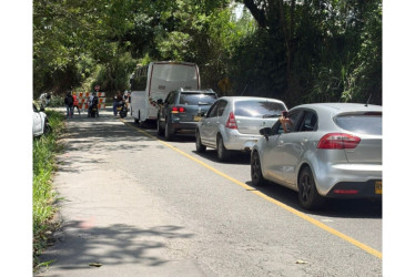 Las obras incluyen la pavimentación de 2,4 kilómetros entre Tres Puertas y el puente sobre el río Chinchiná, en la vía que conduce hacia Santágueda, vereda turística de Palestina (Caldas).