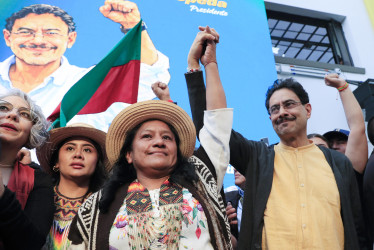 Aída Quilcué e Iván Cepeda inscribieron su candidatura a la Presidencia.