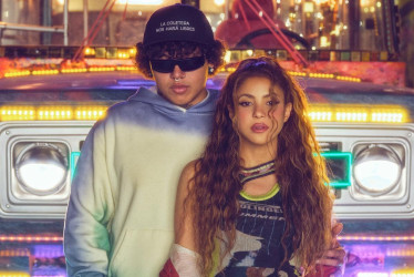 Póster oficial de 'Algo tú', nueva canción de Shakira y Beéle.