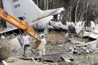 En la peor tragedia aérea sufrida en la historia de las Fuerzas Militares de Colombia, ocurrida este lunes, murieron 69 personas y otras 57 resultaron heridas.