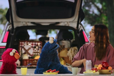 Conozca las 5 diferencias que debería conocer antes de tomar dar el paso a la electrificación segura, explicadas por Volvo y Plaza Sésamo.