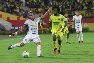 Dayro Moreno, capitán y goleador, desperdició una opción clara de gol. Once Caldas empató en su visita a Atlético Bucaramanga y suma un punto más en su objetivo de clasificar.