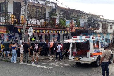 Al hombre conocido como el Zarco lo atacaron a bala dentro de un negocio en Chinchiná.