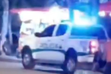 Según el dictamen médico inicial, el paciente presentaba una herida por arma de fuego en la parte posterior del cuello. 