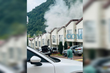 El incendio ocurrió en el sector de La Florida, en Villamaría. No hubo lesionados.