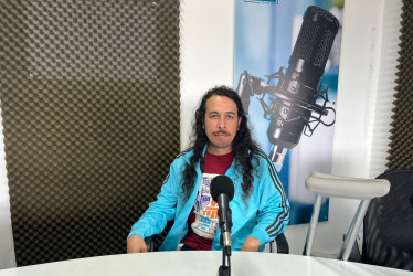  José Fernando Usma, conocido como Golo Volador, es representante de la Asociación de Teatro Independiente de Manizales (ATIM), 