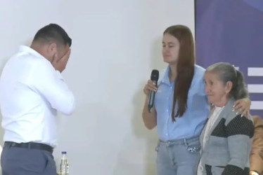 En un gesto poco habitual en este tipo de procesos, la familia ofreció un perdón directo al compareciente y le propuso un abrazo. 