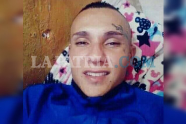 Brandon murió en el Hospital San Marcos, de Chinchiná. Su acompañante resultó herido.