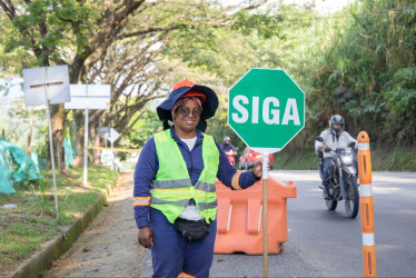 El paso controlado a un carril en la vía La Romelia - El Pollo, funcionará entre las 10:00 a. m. y las 5:00 p. m.