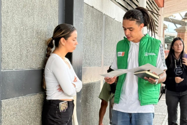 Funcionarios municipales desarrollaron actividades pedagógicas en la Terminal de Transportes de Armenia.