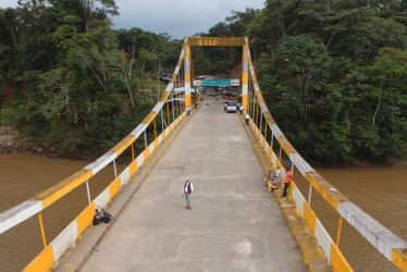 Comerciantes del sur de Colombia se ven obligados a la informalidad tras cierre de frontera con Ecuador 