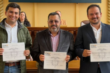Mateo Hidalgo Montoya, José Octavio Cardona León y Juan Manuel Londoño Jaramillo, con sus respectivas credenciales como representantes a la Cámara electos por Caldas. 