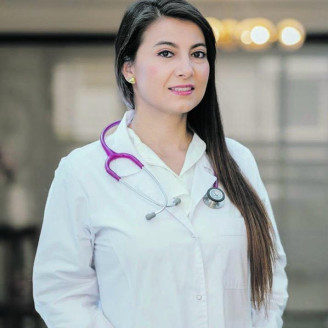 Luz Helena Bernier Ocampo, recibe