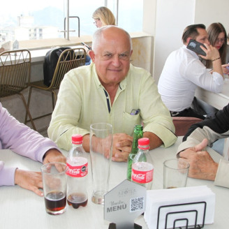 María Victoria Echeverri, Cesar Echeverri y Luis Fernando Echeverri. Se reunieron en un almuerzo familiar en el restaurante La Azotea.