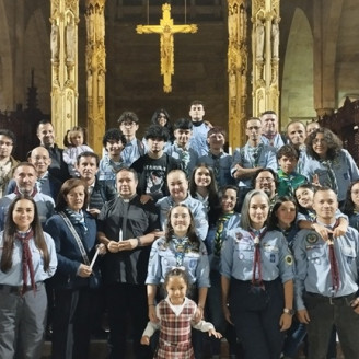 La eucaristía fue oficiada por el padre Jorge Efraín Noreña, párroco de la Catedral, excapellán de Colseñora y exmiembro del Grupo IV. Los presentes vivieron momentos de reencuentro en comunidad, con espíritu escultista.
