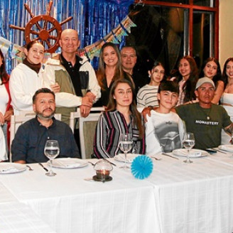 Foto | Argemiro Idárraga | LA PATRIA Grupo familiar asistente a la cena