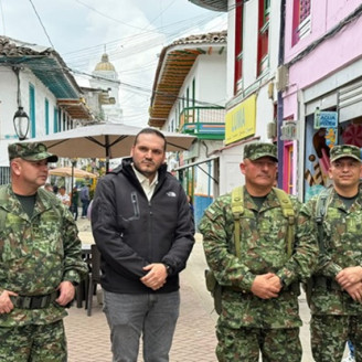 Altos mandos pasaron revista Foto | Jorge Iván Castaño | LA PATRIA