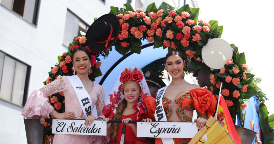 El Salvador y España también se robaron las miradas con sus atuendos. 