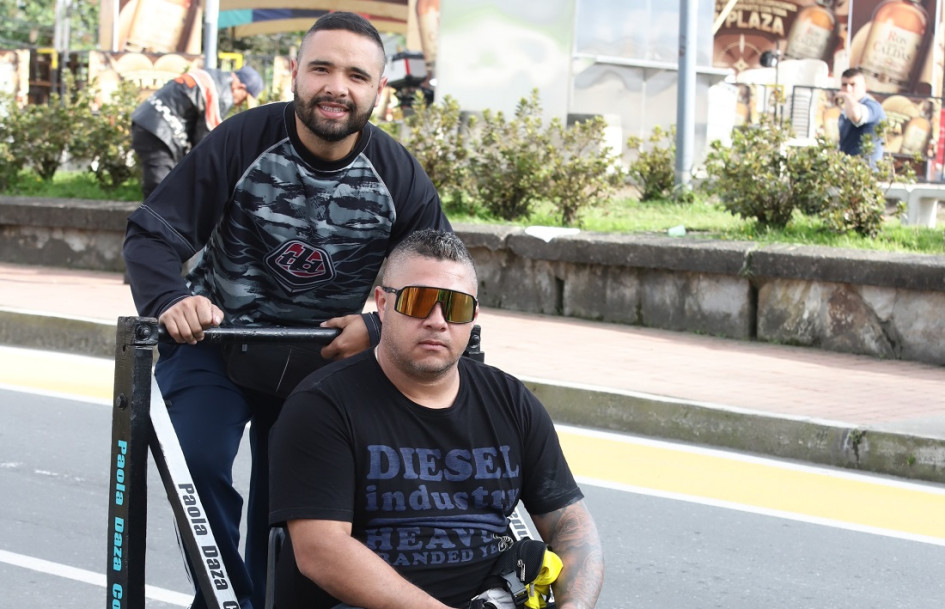 Óscar Serna Henao, Tungo, acompañado de su copiloto, Juan Camilo Aristizábal.
