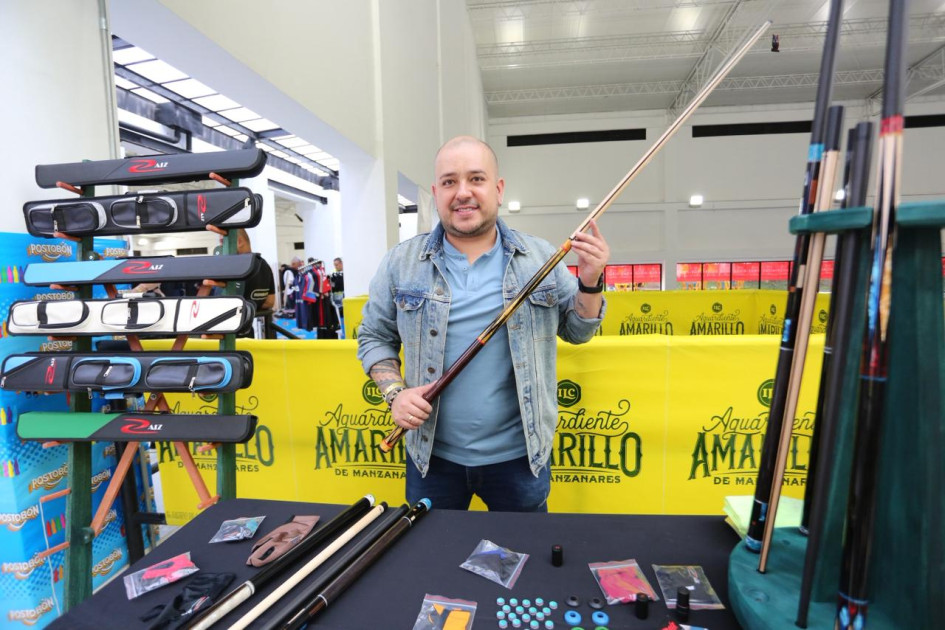 Sebastián Tejada representa a Raíz Colombia, empresa creada hace 10 años y enfocada en productos de billar.