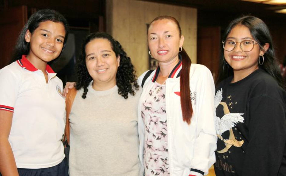 María Fernanda Aranzazu, Maribel Aranzazu, Marisol Álvarez y Salome Bueno.