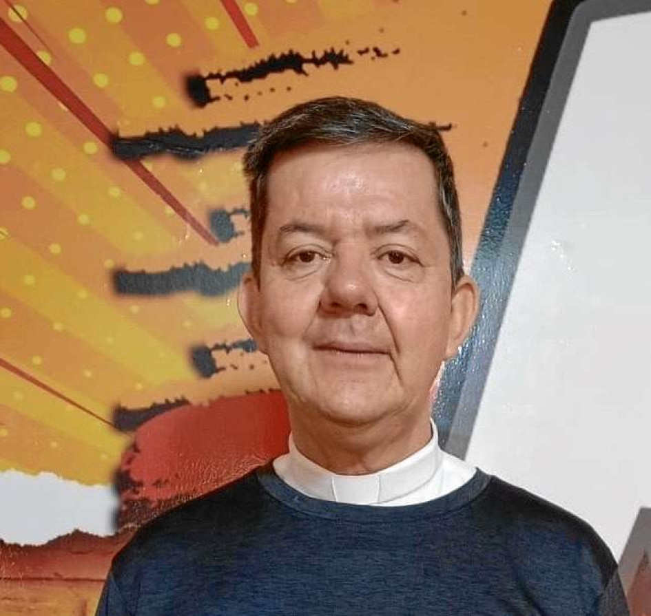 Durante sus 38 años de ministerio pastoral ha ejercido cómo rector del Seminario Mayor, párroco de la Catedral Nuestra Señora del Carmen, de La Dorada; párroco de la Catedral San Miguel Arcángel, de Guaduas; director del Departamento de Diálogo Interreligioso, en la Conferencia Episcopal; sacerdote de la parroquia San Pedro Claver, en Puerto Boyacá, y rector del colegio Santa Teresita, de Puerto Boyacá. Su nombramiento lo hace monseñor Hency Martínez Vargas, quien a su vez traslada al padre Marco Tulio Téll