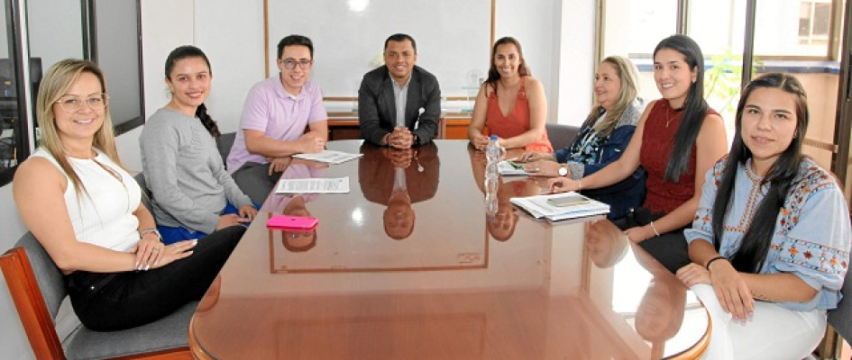 Foto | Argemiro Idárraga | LA PATRIA Lorena López Buitrago, María Cristina Acevedo, Juan Pablo Tabares, Leandro Augusto Gutiérrez, Claudia Patricia Vargas, Francia Luz Franco, Diana María Barco e Isabela García.