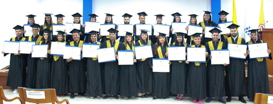 Fotos | Cortesía | LA PATRIA Graduados del pregrado de Administración Pública Territorial en Manizales.