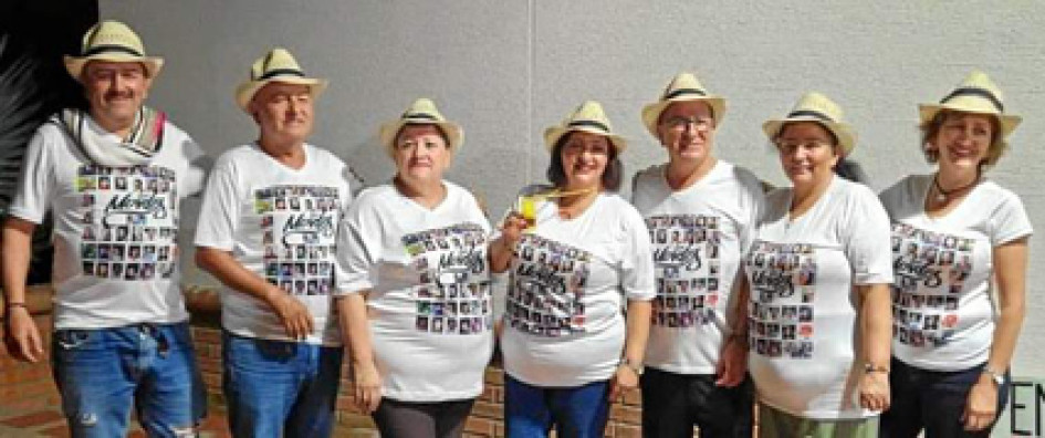 Foto | Henry Giraldo LA PATRIA Encuentro de la familia Montes Tangarife en Manzanares (Caldas). En la imagen los hermanos: Jorge Orlando, Henry Antonio, María Melva, María Dolly, José William, María Sorany y Orfilia.