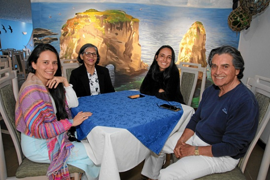 Foto| Argemiro Idárraga| LA PATRIA Natalia Trujillo De Calvo, María Elena Orozco, Carol Trujillo Orozco y Guillermo Calvo Mahe compartieron un almuerzo familiar en el Restaurante Las Redes.