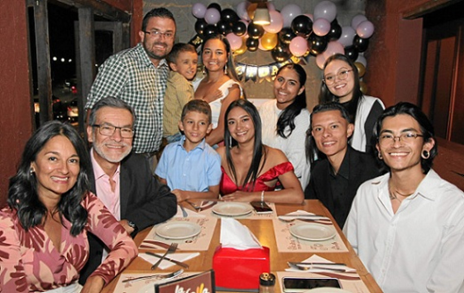 Foto | Argemiro Idárraga | LA PATRIA Luz Adriana Ruiz, Víctor Hugo Jiménez, Samuel Robledo, Sara Jiménez, Sergio López, Felipe Jiménez, Juan Sebastián Robledo, Tomás Robledo, Catalina Montes, Isabella Ospina y Sara Dávila.